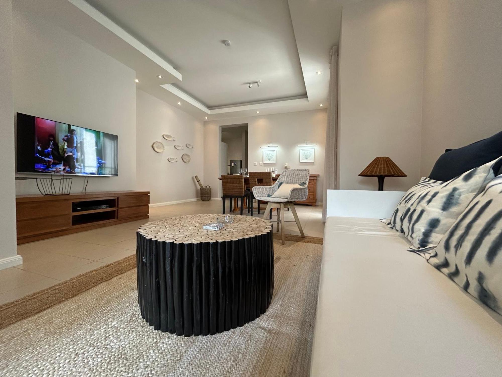 Blue Waves Beachfront Penthouse Flic en Flac Exterior foto